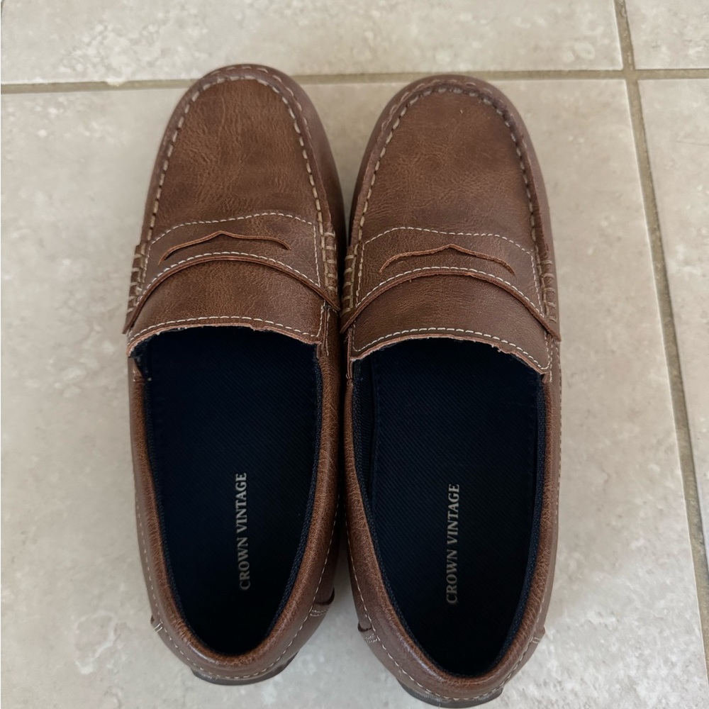 Crown Vintage Boys Loafers Size 5